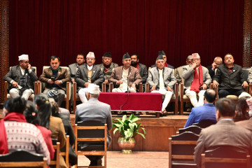 कांग्रेसले बाेलायाे पदाधिकारी बैठक